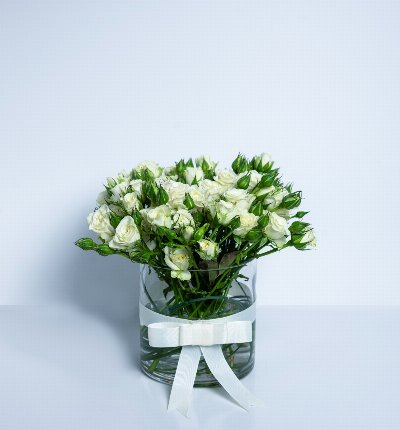 White Heart Bouquet 10 Baby Rose with Vaz