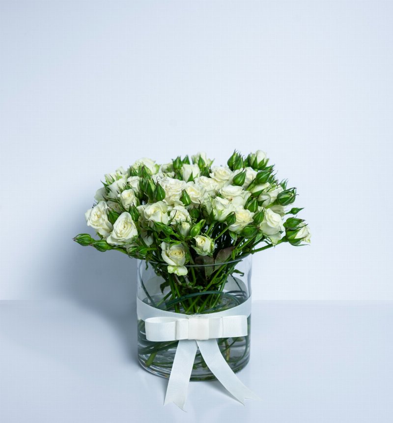 White Heart Bouquet 10 Baby Rose with Vaz